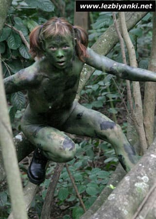 Амазонка напала на военного и изнасиловала