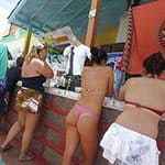 Подсмотренное попки в стрингах на нудистском пляже