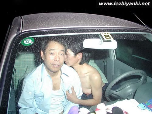 Подловили японцев трахающихся в авто фото